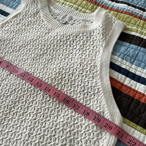 Sleeveless Knit Sweater, Size XL - Picture 6 of 8